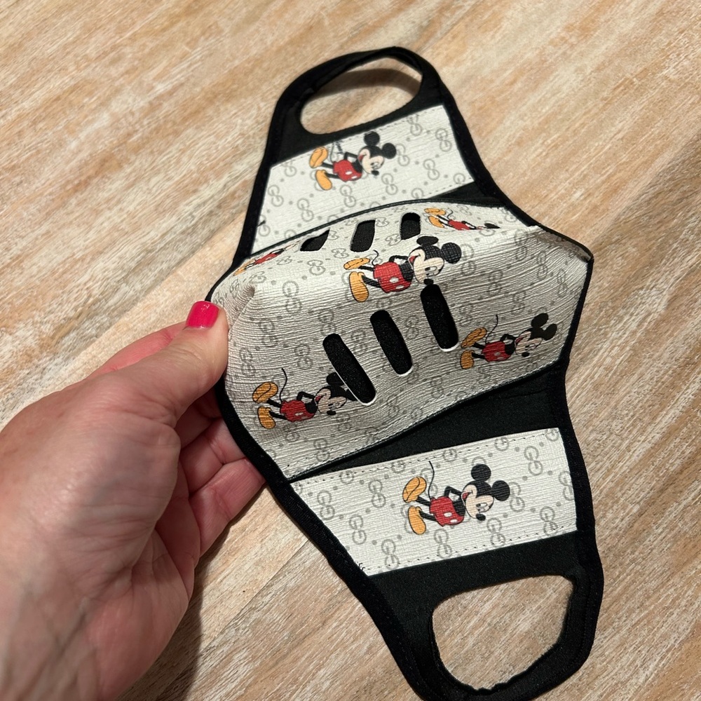Re-Posh never used face mask excellent quality materials Mickey Mouse